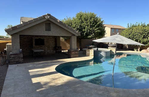 Mesa House | East Mesa Rock slide paradise! 5bdr, 3bath