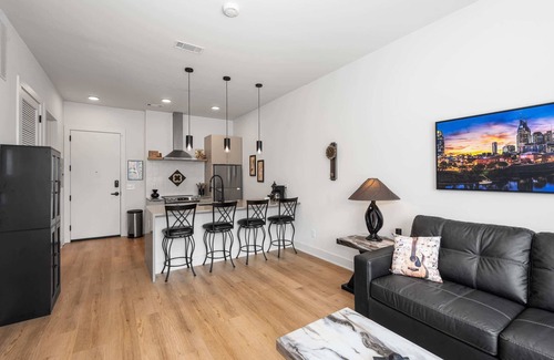 Inglewood Condo | East Nash Condo for 4 w/Public Rooftop Near DT!