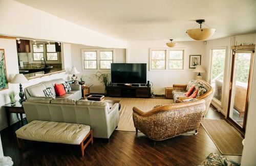 Punaluu House | East Oahu Oceanfront Estate