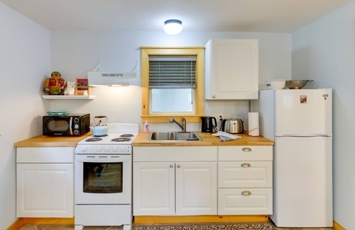 Otis Cottage | East Otis Vacation Rental w/Private Deck & BBQ!