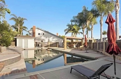 Ventura House | East Ventura Oasis