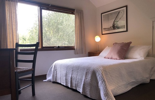Killcare Heights House | Easter discount applied - BOOK NOW - minimum 5 nts,sleeps 10, pool, private