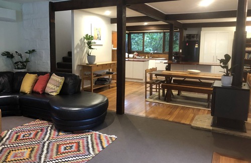 Killcare Heights House | Easter discount applied - BOOK NOW - minimum 5 nts,sleeps 10, pool, private