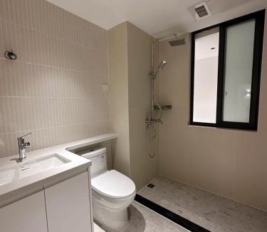 Huangpu Apartment | Eastern Hub - Bund Branch custom-made furniture 2 bedrooms superior house near the Bund