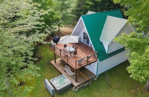 Memphremagog Regional County Municipality Cottage | Eastern Township's Getaway! Beach + Ski Haven