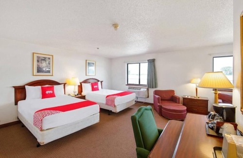 Portage Hotel | Easy Access Stay Near Indiana Dunes, I-94 & Local Restaurants in Portage