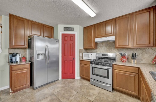 Spring House | Easy Access to Houston, SH 99 Access, Comfortable Home for Families or Work