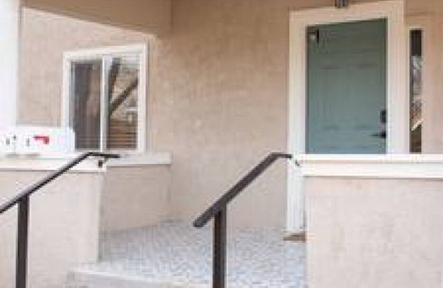 Pueblo Apartment | Easy Self Check In 2BD1BA Renovated Hidden Gem
