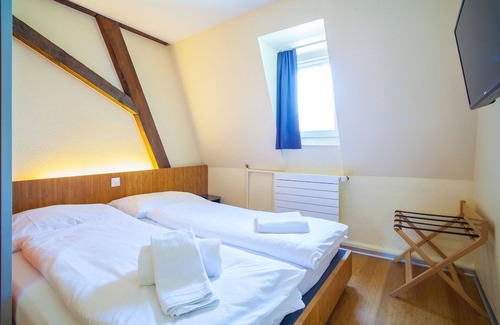 Basel City Centre Hotel | easyHotel Basel City - contactless self check-in
