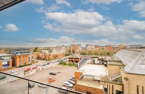 Slough Apartment | easyStay Bath Road Slough