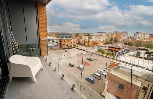 Slough Apartment | easyStay Bath Road Slough