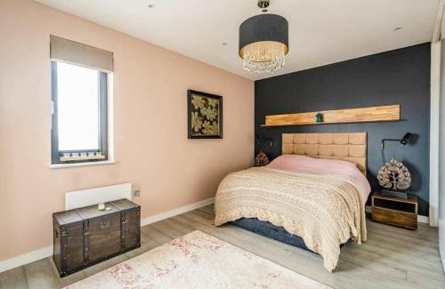 Slough Apartment | easyStay Bath Road Slough
