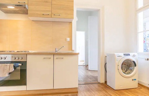 Ottakring Apartment | EasyStay private Room with a shared Bathroom