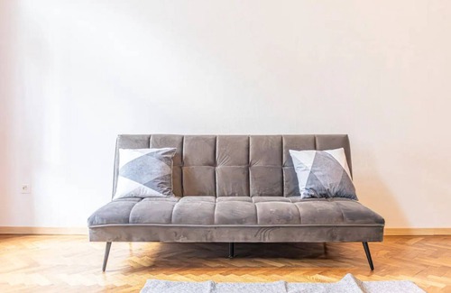 Ottakring Apartment | EasyStay private Room with a shared Bathroom