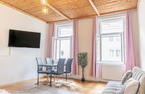 Ottakring Apartment | EasyStay private Room with a shared Bathroom