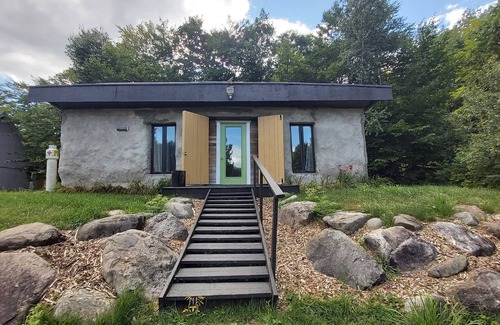 Sainte-Marcelline-de-Kildare Cabin | eco-friendly straw house