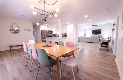 Camelback East House | 🌵 Eclectic 5BR Uptown Retreat 🌵 Pool ⭐ Giant Chess ⭐ Office ⭐ BBQ ⭐ Fire Pit ⭐