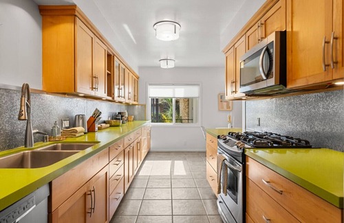 Encino House | Eclectic Mid-Century Modern 4BD Pool & Jacuzzi