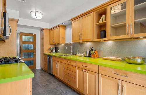 Encino House | Eclectic Mid-Century Modern 4BD Pool & Jacuzzi