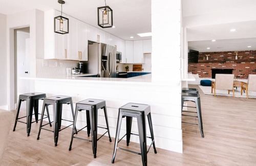 Barths House | Eclectic Mid-Mod Retreat 15 min to DT Denver