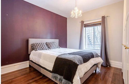 De Lorimier Apartment | Eclectic plateau mont-royal. 2-bedroom condo with garden.