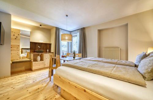 Marlengo Hotel | Eco Bnb & Apartments Bründlerhof