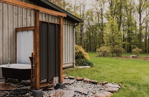 Portersville Cabin | Eco-Conscious Forest & Flowers Retreat Near McConnell's Mill State Park