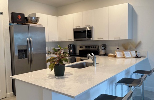 Seybold House | Eco friendly and relaxing 4-bedroom townhome in vibrant North Miami