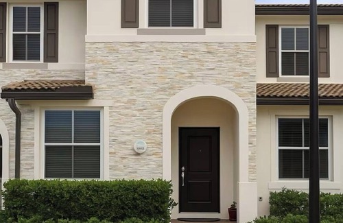 Seybold House | Eco friendly and relaxing 4-bedroom townhome in vibrant North Miami
