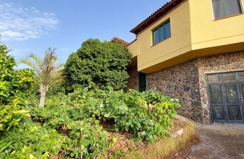 Montijos House | Eco Rural house surrounded by nature and views, WIFI