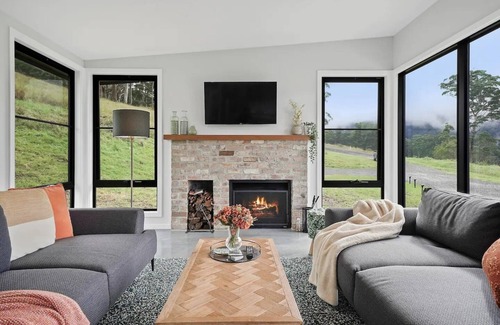 Barrengarry Villa | EcoLuxe Villa on 146 acres in Kangaroo Valley - breathtaking views,wild swimming