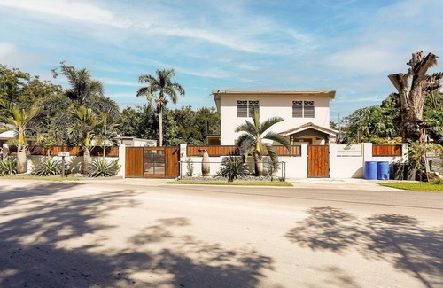 Monte Grande Apartment | EcoMar Rentals 3/2: Cabo Rojo PR Beach & Pool