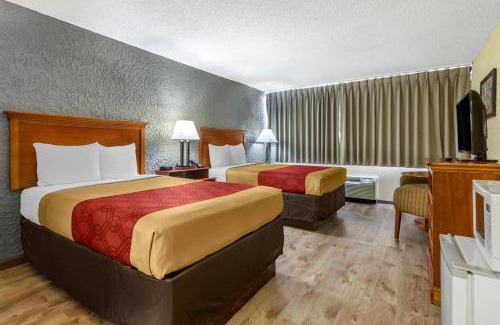 Broken Arrow Hotel | Econo Lodge Broken Arrow-Tulsa