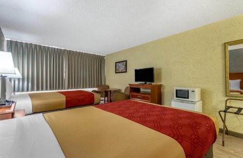 Broken Arrow Hotel | Econo Lodge Broken Arrow-Tulsa