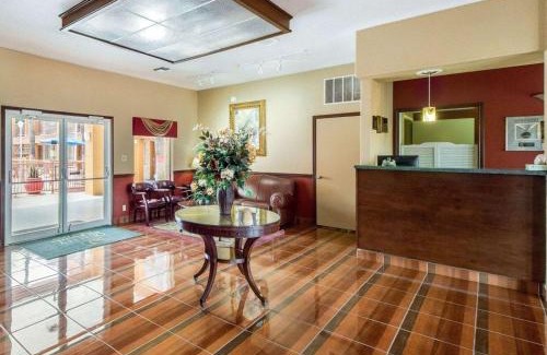 Eagle Pass Hotel | Econo Lodge Inn & Suites Eagle Pass
