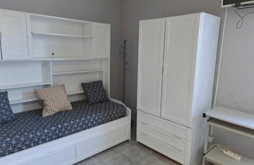 Funchal Apartment | Economy Studio for Two in Lagos
