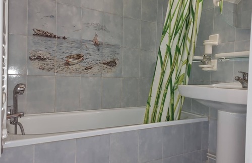 Saint-Leger-les-Melezes Apartment | Ecrins National Park, Hautes Alpes, attractive 30m² fully-equipped apartment up for grabs