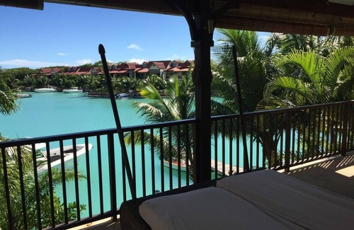Mahe Island House | Eden Island: Magnificent villa with private pool