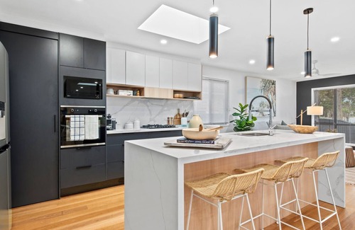St. Georges Basin House | Edge Water - Belle Escapes Jervis Bay