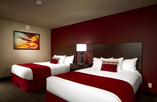 Laughlin Hotel | Edgewater Casino Resort, Sedona Pool View Queen Smoking Room, Free Parking