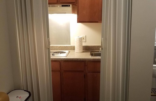 Dover Apartment | Edi's Suites *Privacy And Comfort Away From Home*