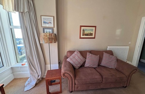 Burntisland House | Edinburgh Festival Base - Seaside