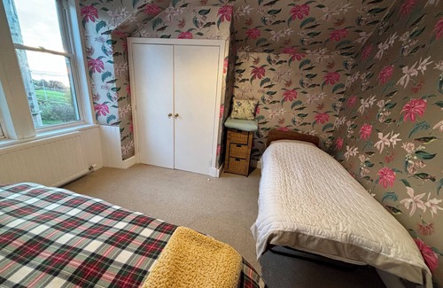 Burntisland House | Edinburgh Festival Base - Seaside