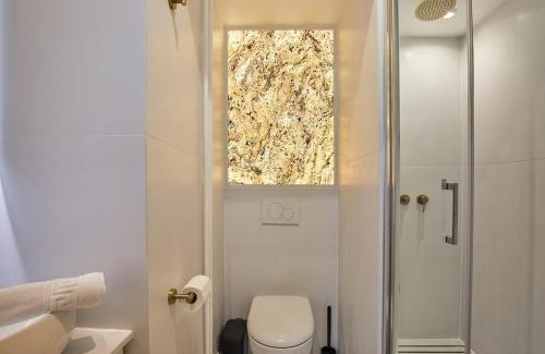 7th Arrondissement Apartment | Eiffel Tower Apartment Invalides