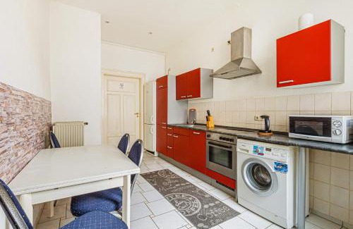 Neustadt House | Ein Zimmer in einer 5-Zimmer-Wohnung in Leipzig mit Gemeinschaftsküche und -Bad
