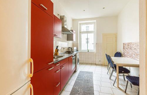 Neustadt House | Ein Zimmer in einer 5-Zimmer-Wohnung in Leipzig mit Gemeinschaftsküche und -Bad