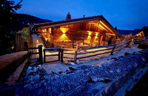Rabenstein Apartment | Einzigartige Ferienhütte mit Eigenem Wellnessbereich