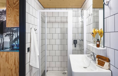 Serris Hotel | Eklo Marne La Vallée