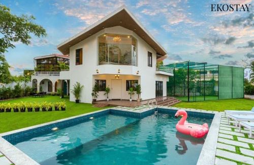 Lonavala Villa | EKOSTAY - 8BHK La Flamingo Villa with Private Turf