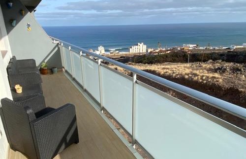 Bajamar Apartment | El ático Parosa 'con vistas al mar'